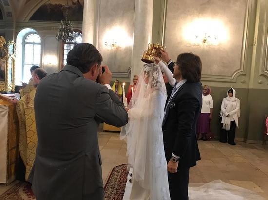 Андрей Малахов держал венец Собчак на ее венчании с Богомоловым