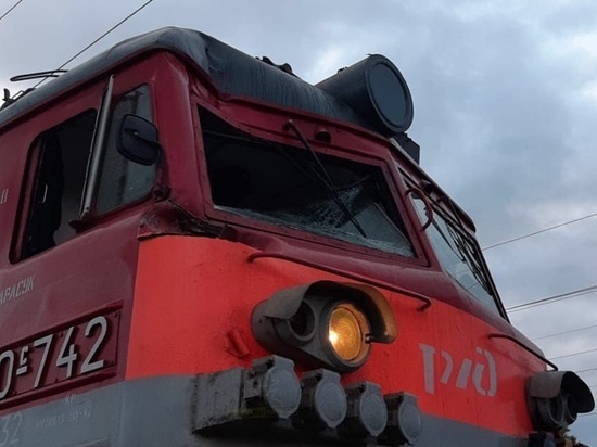 Поезд протаранил вагон в Алтайском крае