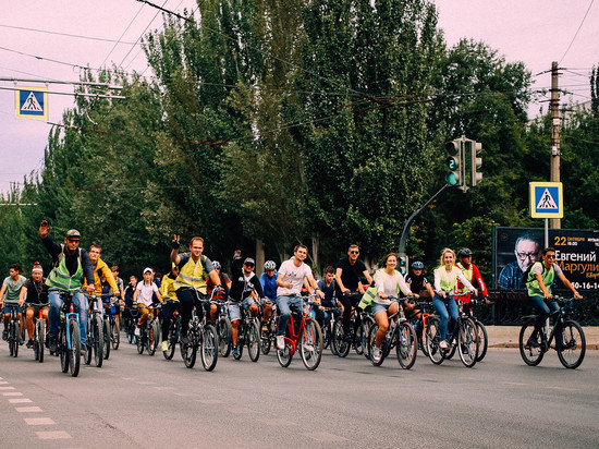 В Волгограде поклонники активного отдыха устроили велопарад