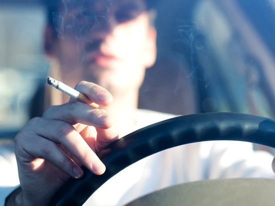 В Германии курение в автомобиле будет запрещено