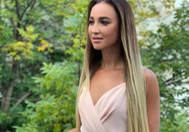 Певица и бывшая звезда «Дома-2» Ольга Бузова выложила в Instagram фото, на котором она одета в женский исламский наряд