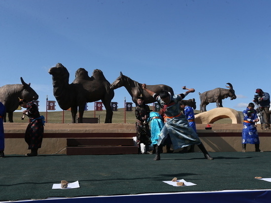 В Бурятии открыли памятник пяти домашним животным