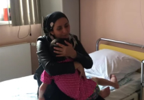 На днях изувеченная родной тетей семилетняя Айша (Аиша) Ажигова из Ингушетии увидела свою родную маму Лидию