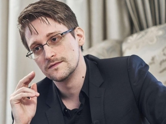 США подали иск против Сноудена из-за мемуаров