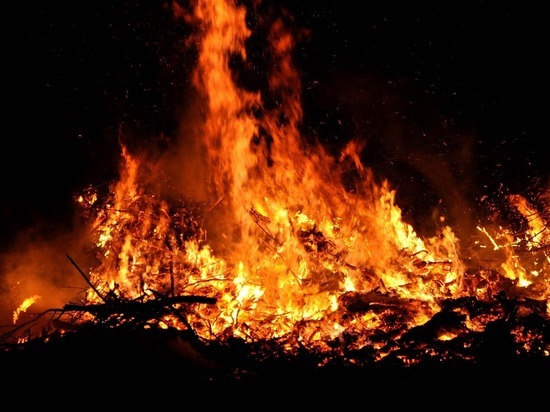 Пожар в Вяткино унес жизни двух людей