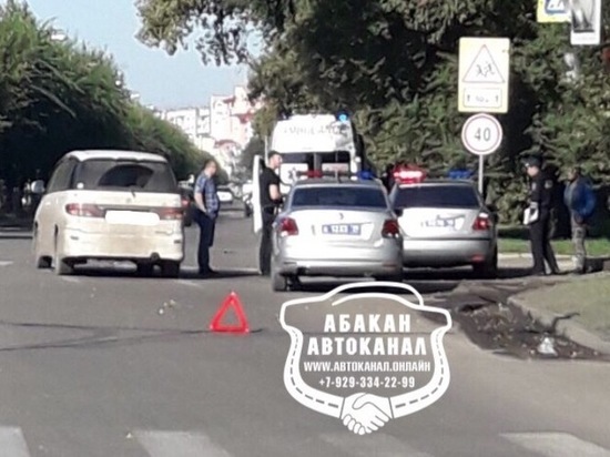 В Абакане водитель иномарки сбил мотоциклиста В Абакане водитель иномарки сбил мотоциклиста