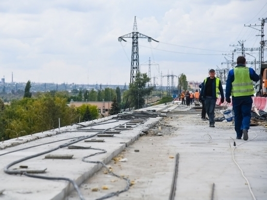 Строители завершают первый этап ремонта моста через Волжскую ГЭС