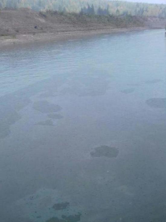 В реке Лена в районе Усть-Кута обнаружен разлив нефти