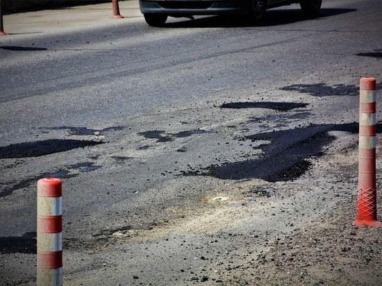 Договор с дорожниками, ремонтировавшими дорогу в Кемском районе, расторгают
