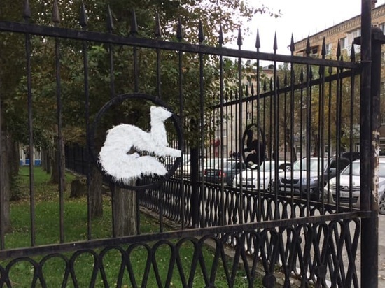 На ВИЗе линяет «Белый Соболь» — новый уличный арт-объект