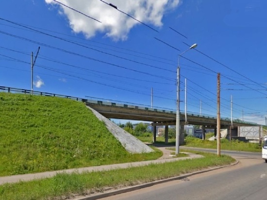 В Ярославле разрушается трамвайный путепровод