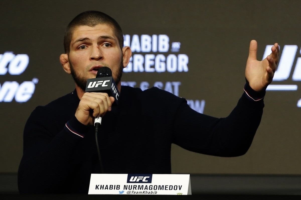 Боец UFC Хукер назвал самых опасных соперников для Нурмагомедова