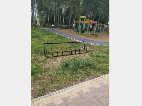В парке Соловьиная роща устанавливают велопарковки
