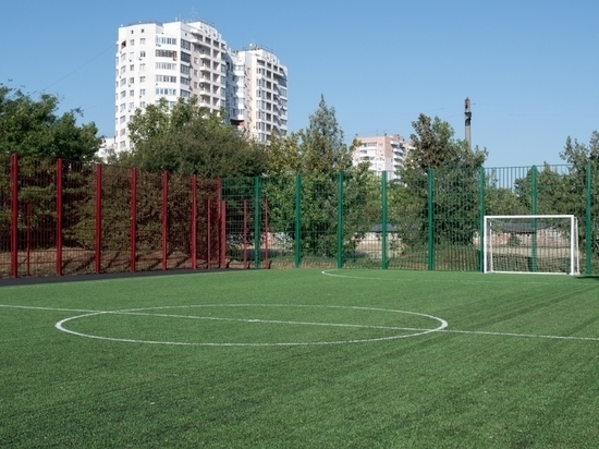 В Краснодаре построили поле для мини-футбола по стандартам УЕФА