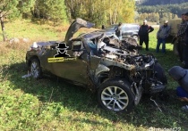 По сообщению местной Госавтоинспекции, в автомобиле BMW 335XI, который был зарегистрирован на Михаила Переверзева, ехала компания из четырех человек
