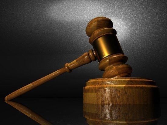 Ударившему полицейского в Ноябрьске мужчине дали пять месяцев «условки»