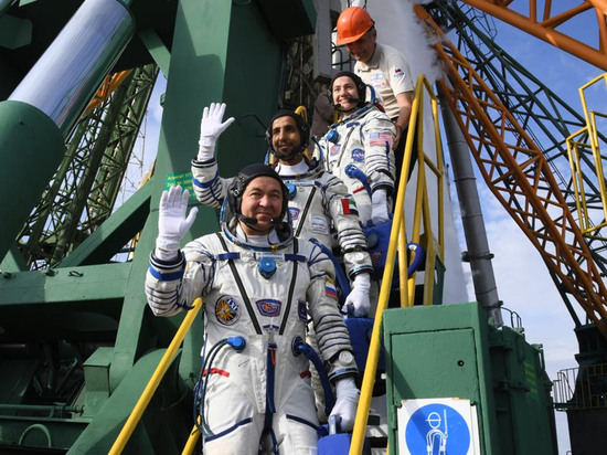 Космонавт из ОАЭ угостит коллег национальной кухней