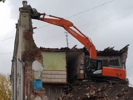 Старинный особняк сносят в центре Иркутска Старинный особняк сносят в центре Иркутска