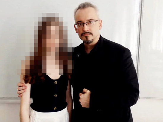 Преподавателя лицея ВШЭ уволили после скандала со школьницами