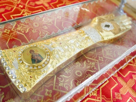 В Туву доставлен ковчег с частицей мощей православного святого Спиридона Тримифунтского