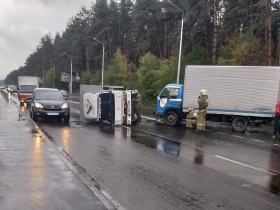 Массовая авария с тремя авто произошла в Бийске