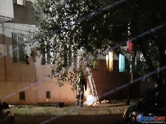 В Новочеркасске местный житель спасался от пожара на балконе