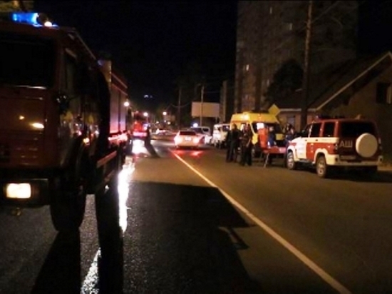 Пожарные ночью спасли и эвакуировали почти 70 жителей дома в Чите