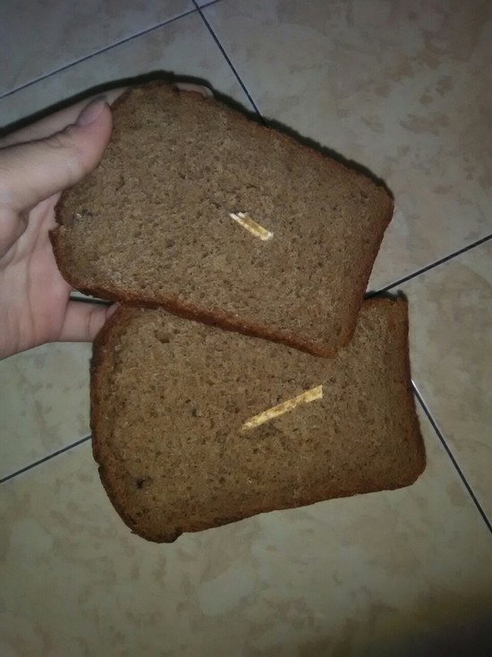 Хлеб с палочкой внутри возмутил жителя Салехарда