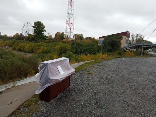 “Вежливое” фортепиано под Кузнецким мостом очаровало кемеровчан