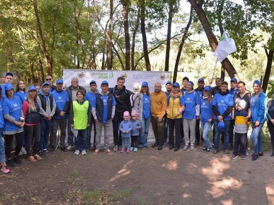 Более 100 волонтёров очистили берега рек Темерник и Кубань