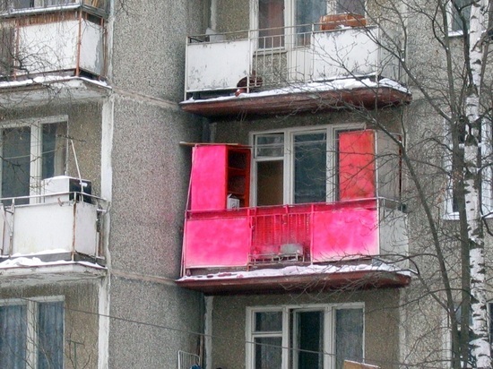 В России вступил в силу "запрет курить на балконах"