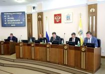 Итак, летние парламентские каникулы завершились, и в минувший четверг депутаты Думы Ставропольского края провели первое в осеннюю сессию пленарное заседание
