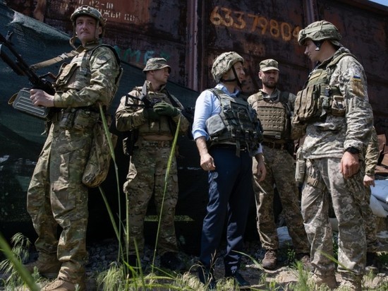 Зеленский: достигнута договоренность о разведении войск в Петровском и Золотом