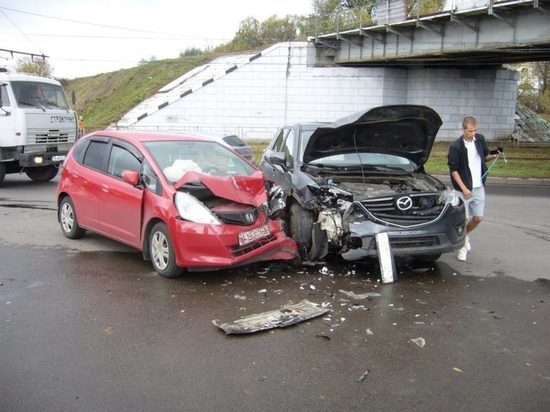 В Орле на Кромском шоссе в ДТП пострадала автоледи