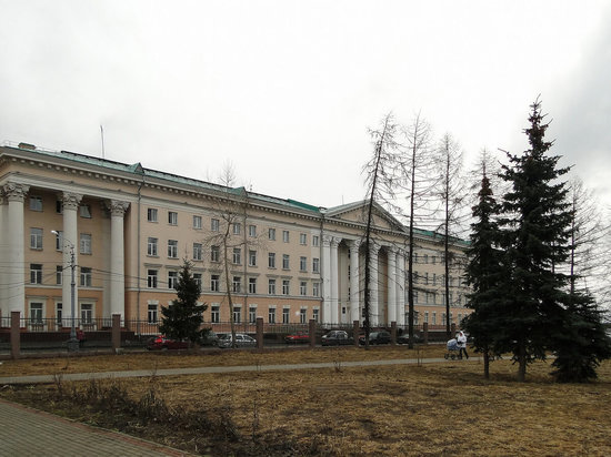 Две сотни «казначеев» выгнали на улицу из-за пустой коробки в Архангельске