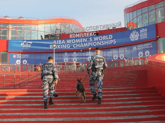 В Улан-Удэ росгвардейцы следят за безопасностью на чемпионате мира по боксу среди женщин