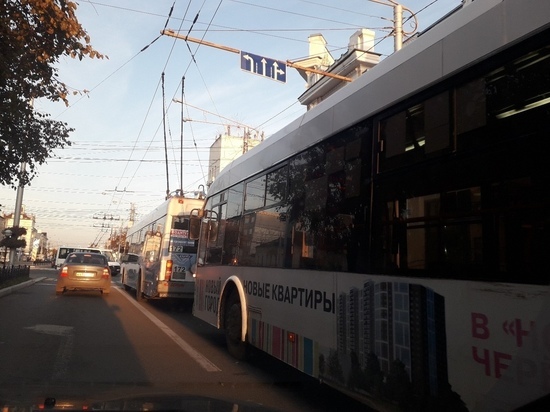 "Пробка" из троллейбусов образовалась в центре Калуги