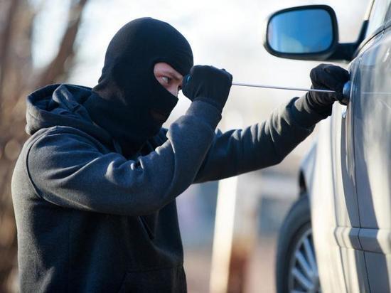 Полиция вернула угнанный в Тверской области автомобиль хозяину