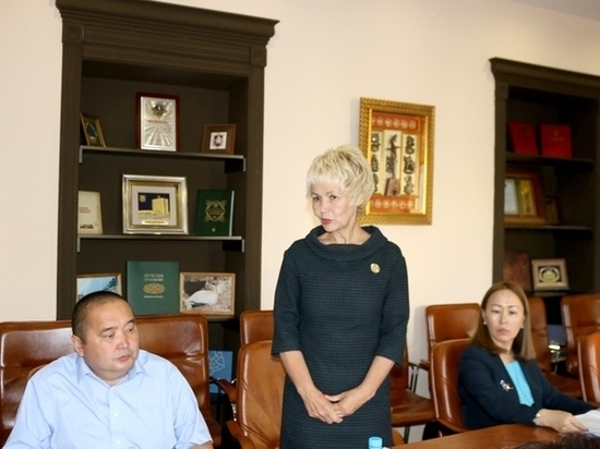 Дина Оюн получила «добро» профильного комитета парламента Тувы на назначение сенатором