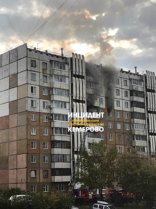 Девять человек попали в сильное задымление в кемеровской высотке