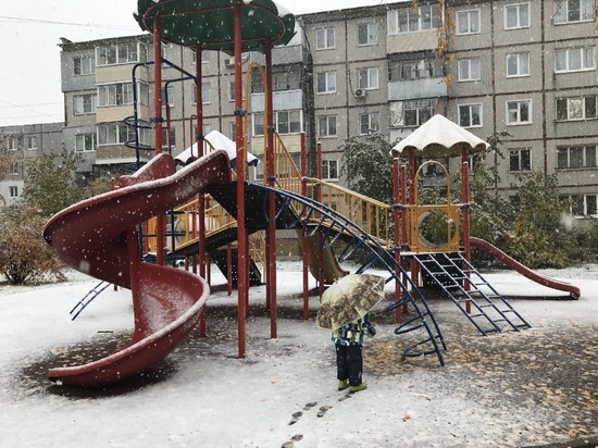 Валит без остановки: первый снег в Туле ворвался в соцсети