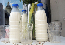 В последние годы исследования, доказывающие как пользу, так и вред молока для взрослых людей, плодятся как грибы после дождя