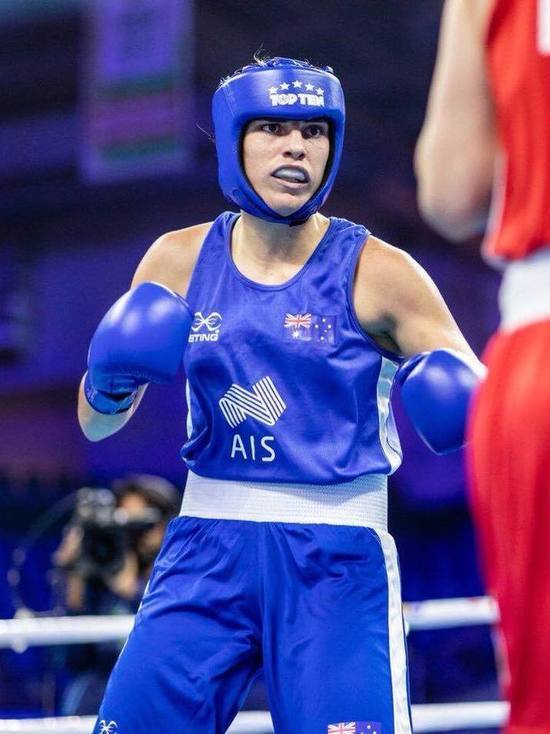 «Да начнется война!»: в Улан-Удэ боксерша из Австралии бросила вызов российской спортсменке