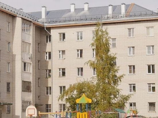 Стало известно, когда отремонтируют сгоревшую крышу жилого дома в Барнауле