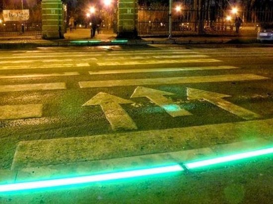 В Уфе устанавливают светодиодные полосы на опорах светофоров