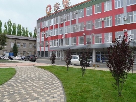 У завода «Красный Октябрь» начали озеленять сквер Металлургов