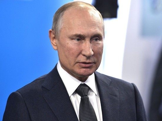 Путин увеличил себе зарплату ко дню рождения Путин увеличил себе зарплату ко дню рождения