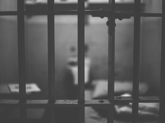 Сотрудник тюрьмы, получивший взятку, предстанет перед судом Удмуртии