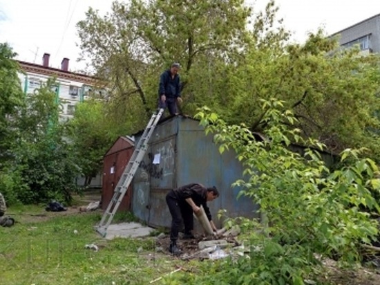 В Кургане массово начали сносить киоски и гаражи
