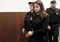 Во время следственного эксперимента сестры Хачатурян продемонстрировали полицейским, как расправились с гнобившим их отцом